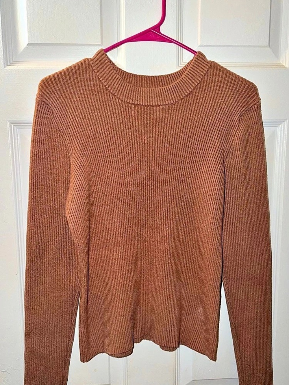Forever 21 Ribbed Crew Neck Sweater in Brown Size Medium Like New